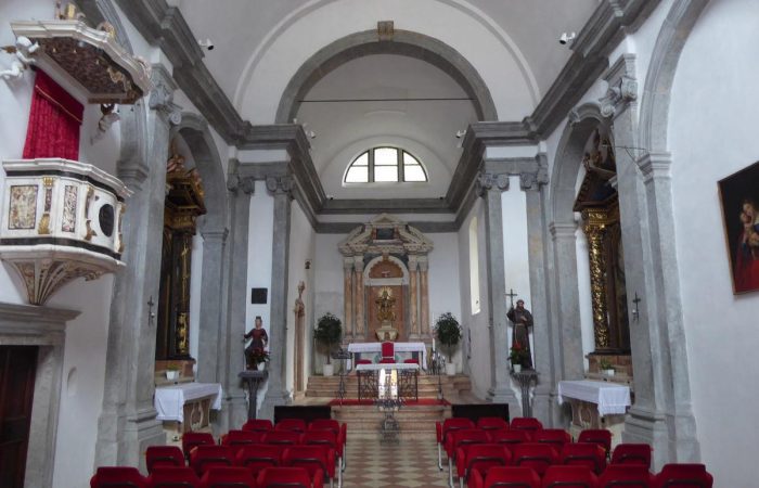Chiesa della SS. Trinità Nago