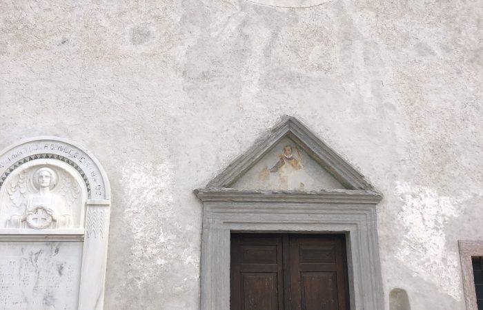 Chiesa di San Floriano dettaglio del portale. Bolognano di Arco